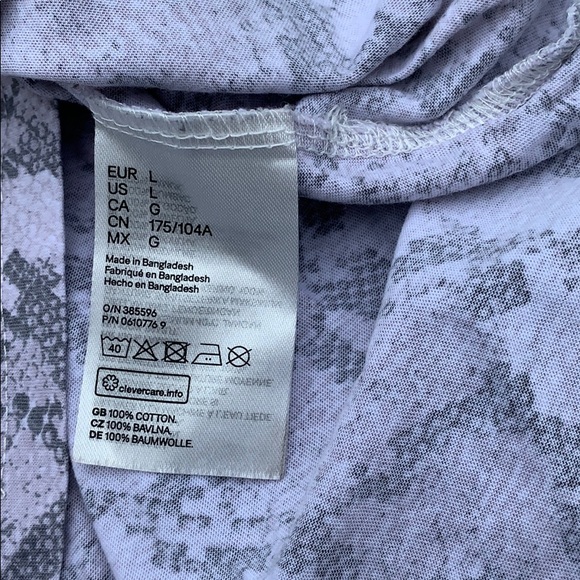 🌻 5 for $25 H&M Python Snake Basic Tee Large - Picture 5 of 6